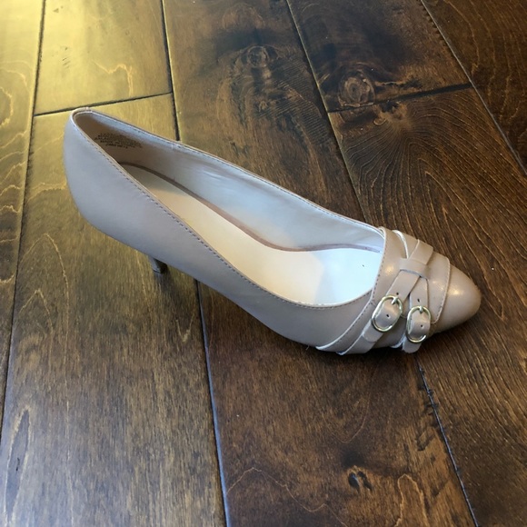 Nine West heals - Picture 3 of 5